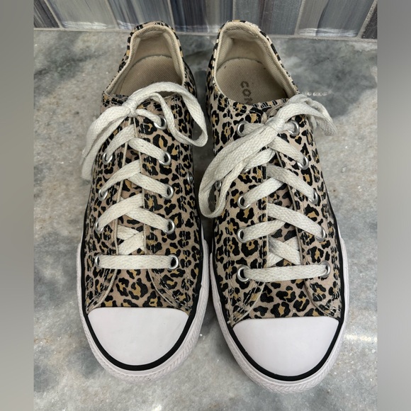 Converse All Star Chucks Kids Girls Youth Size 2 Cheetah Animal Print Low Tops - Picture 2 of 6